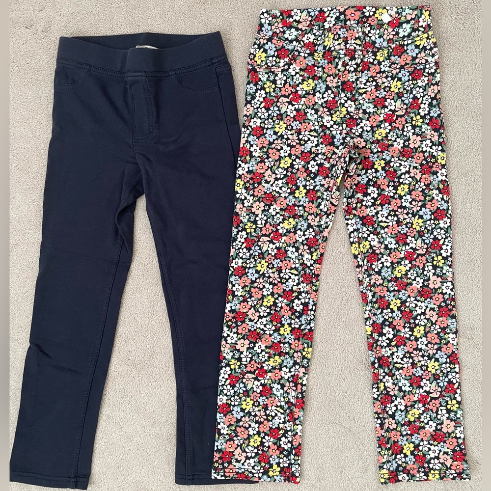 H&M girls Jeggings, bundle of 2, floral pattern and navy blue solid. Size 6x NEW